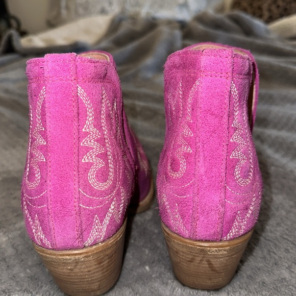 Ariat size 7 Pink Suede Western Ankle Boots - Picture 4 of 5